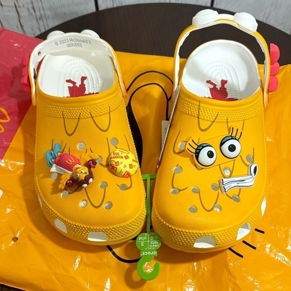 CROCS X MCDONALD’S limited edition classic Clog sold out! Size 5 Men’s 7 Women’s - Picture 1 of 16